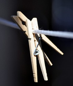 clothesline, clothespins