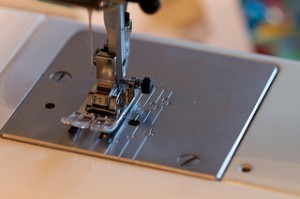 sewing machine foot, sewing machine, sewing machine needle,