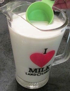 Skimming cream from milk, Skimming milk, glass pitcher, "I Love Milk", Land O' Lakes pitcher, Milk, Cream,